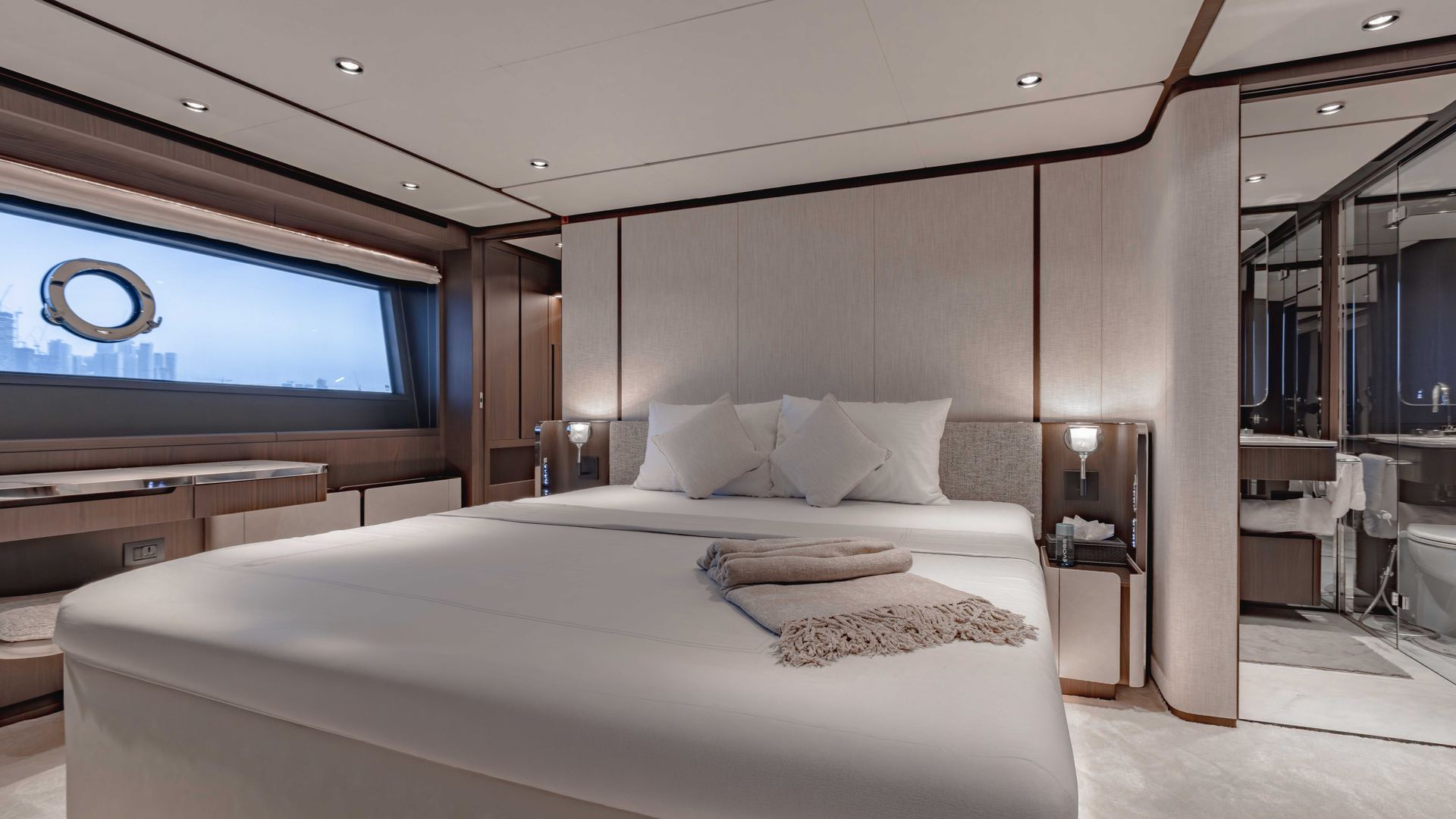 Celestial Majesty Verona 95 Yacht — photo 14