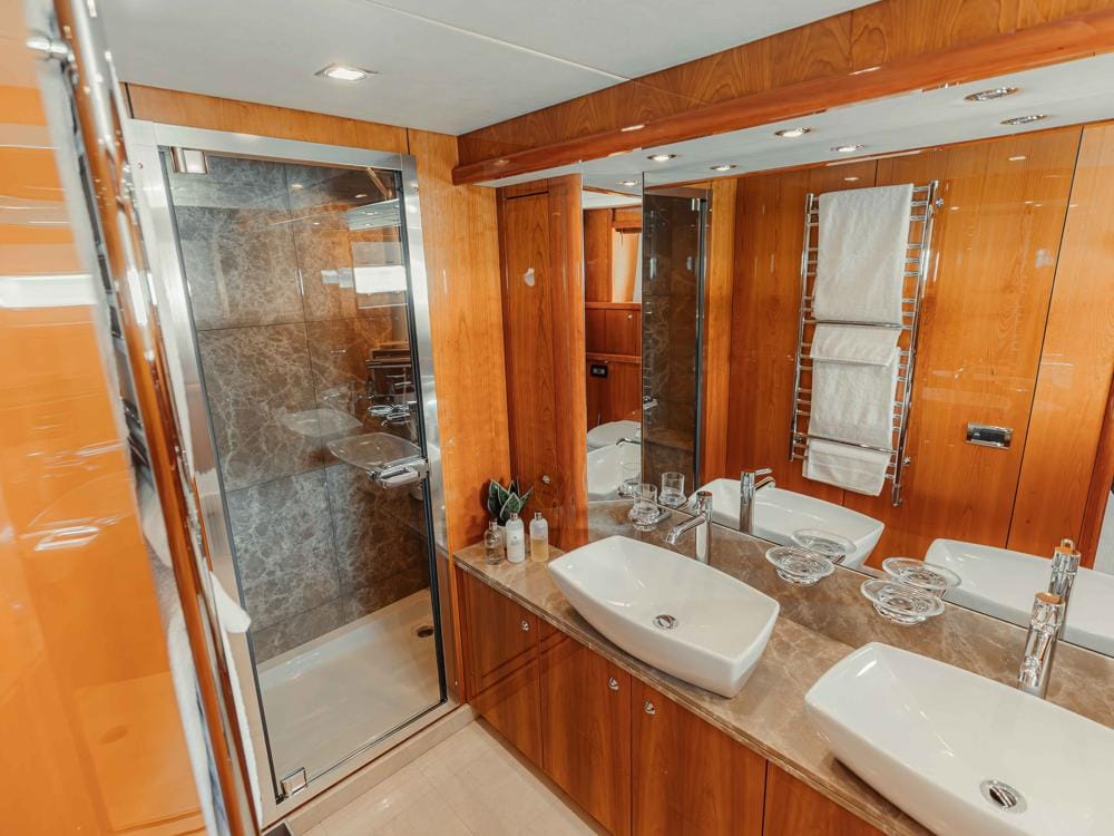 Celestial Majesty Majesty 100 Yacht — photo 17