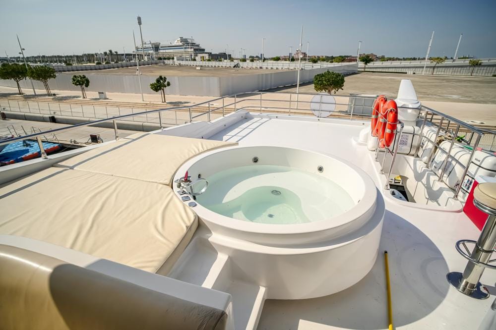 Voyager Elite Melody 105 Yacht — photo 7