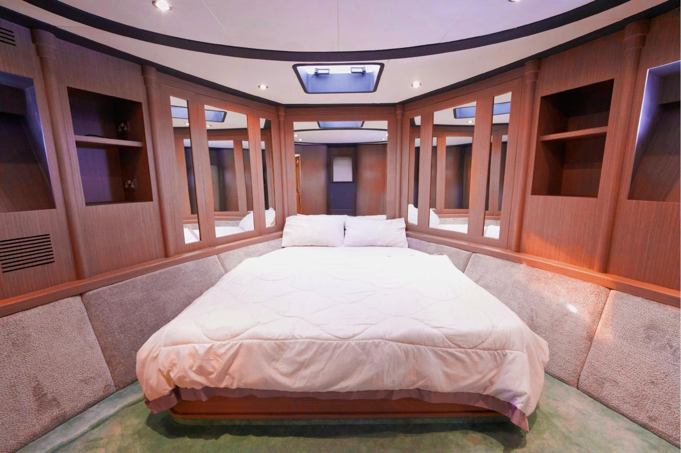 Explorer Goldeon Seafarer 95 Yacht — photo 9