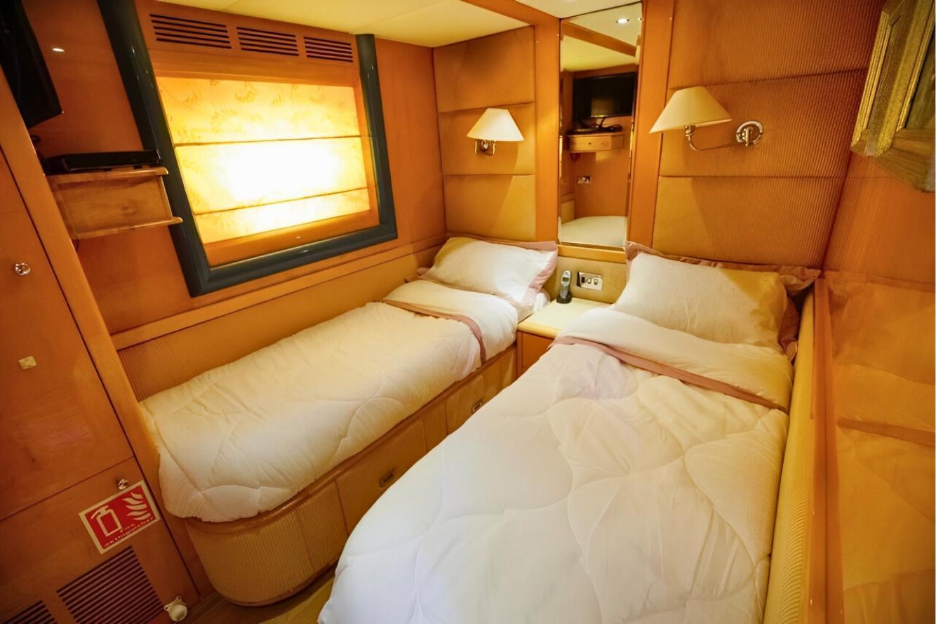 Explorer Goldeon Seafarer 95 Yacht — photo 11