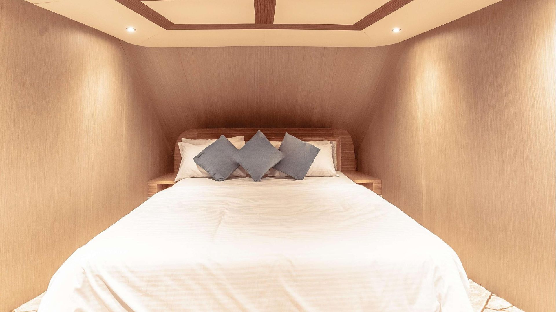 Voyager Elite Levity 160 Yacht — photo 9
