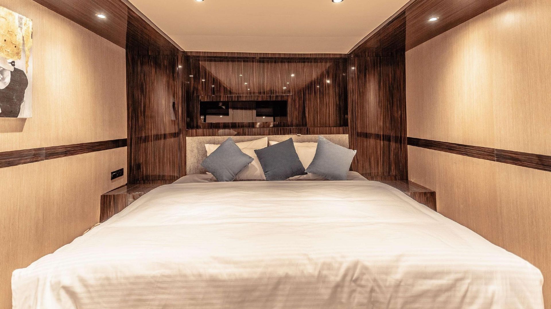 Voyager Elite Levity 160 Yacht — photo 11
