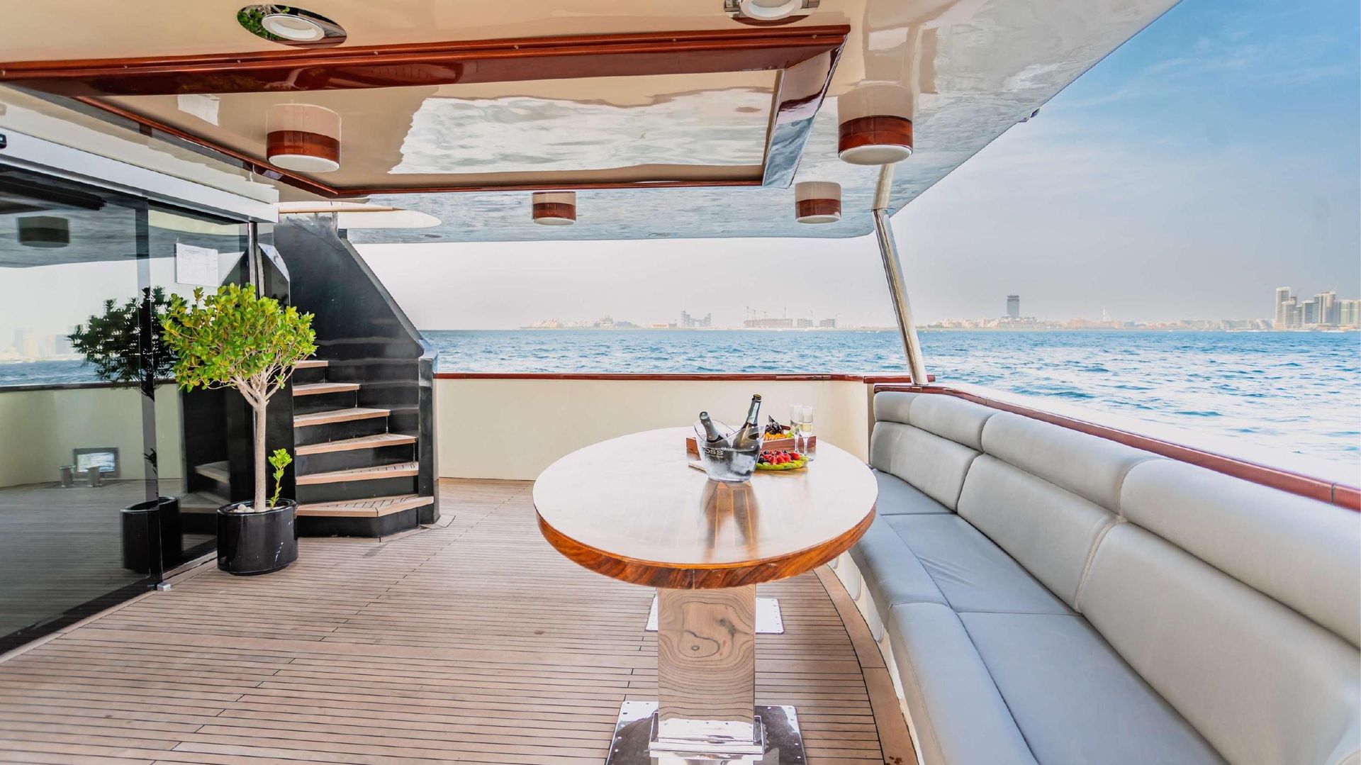 Voyager Elite Levity 160 Yacht — photo 19