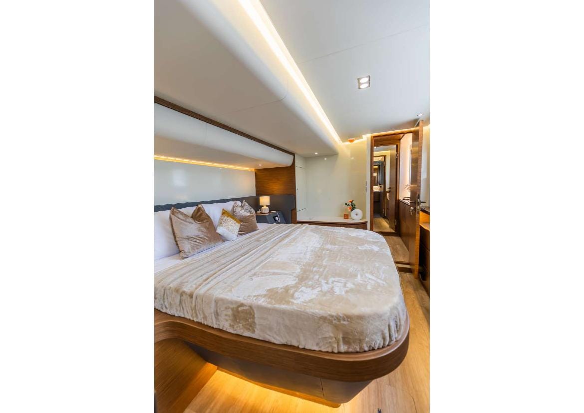 Voyager Elite Aquilare 75 Yacht — photo 20