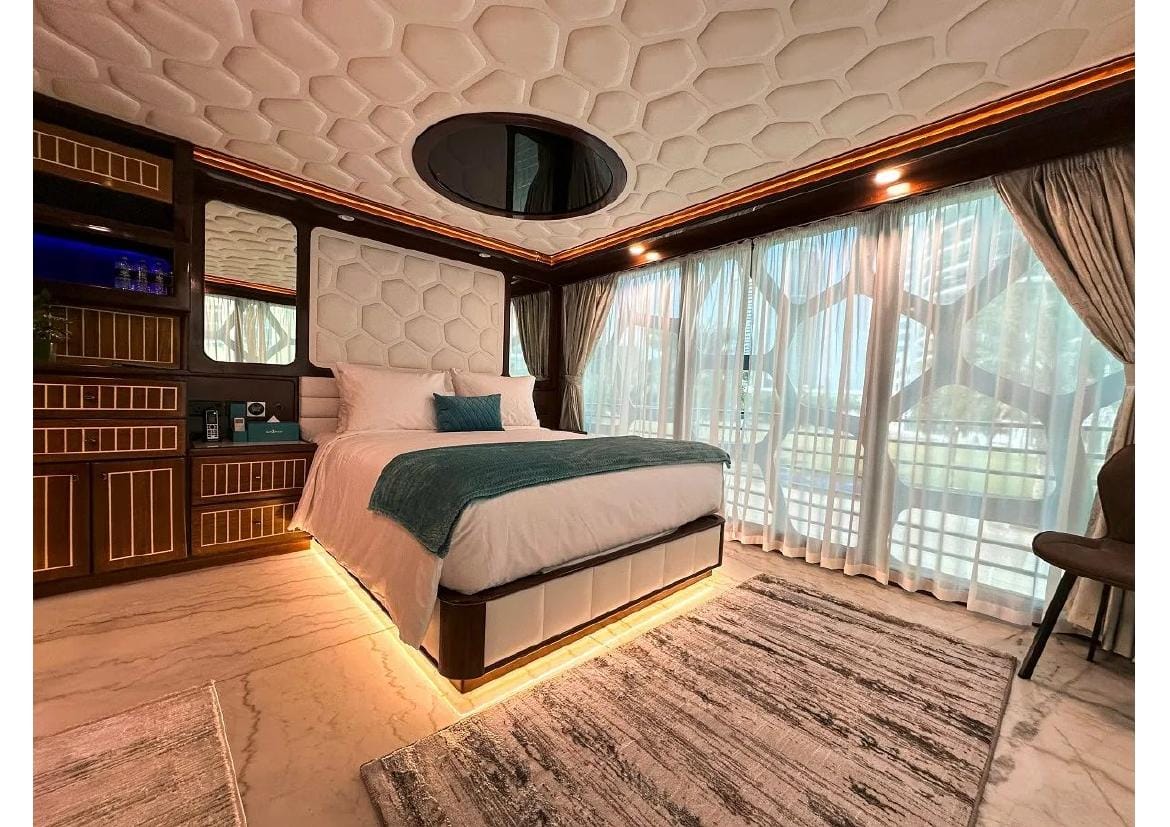 Voyager Elite Orchideus 100 Yacht — photo 8