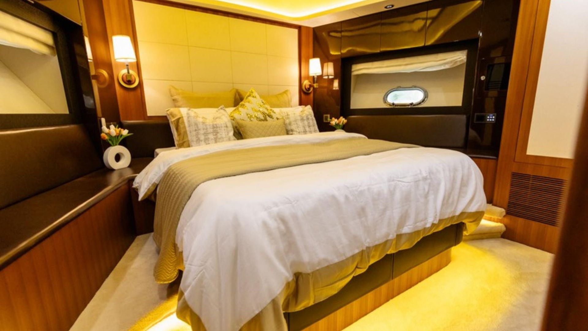 Explorer Goldeon Mystical 100 Yacht — photo 13