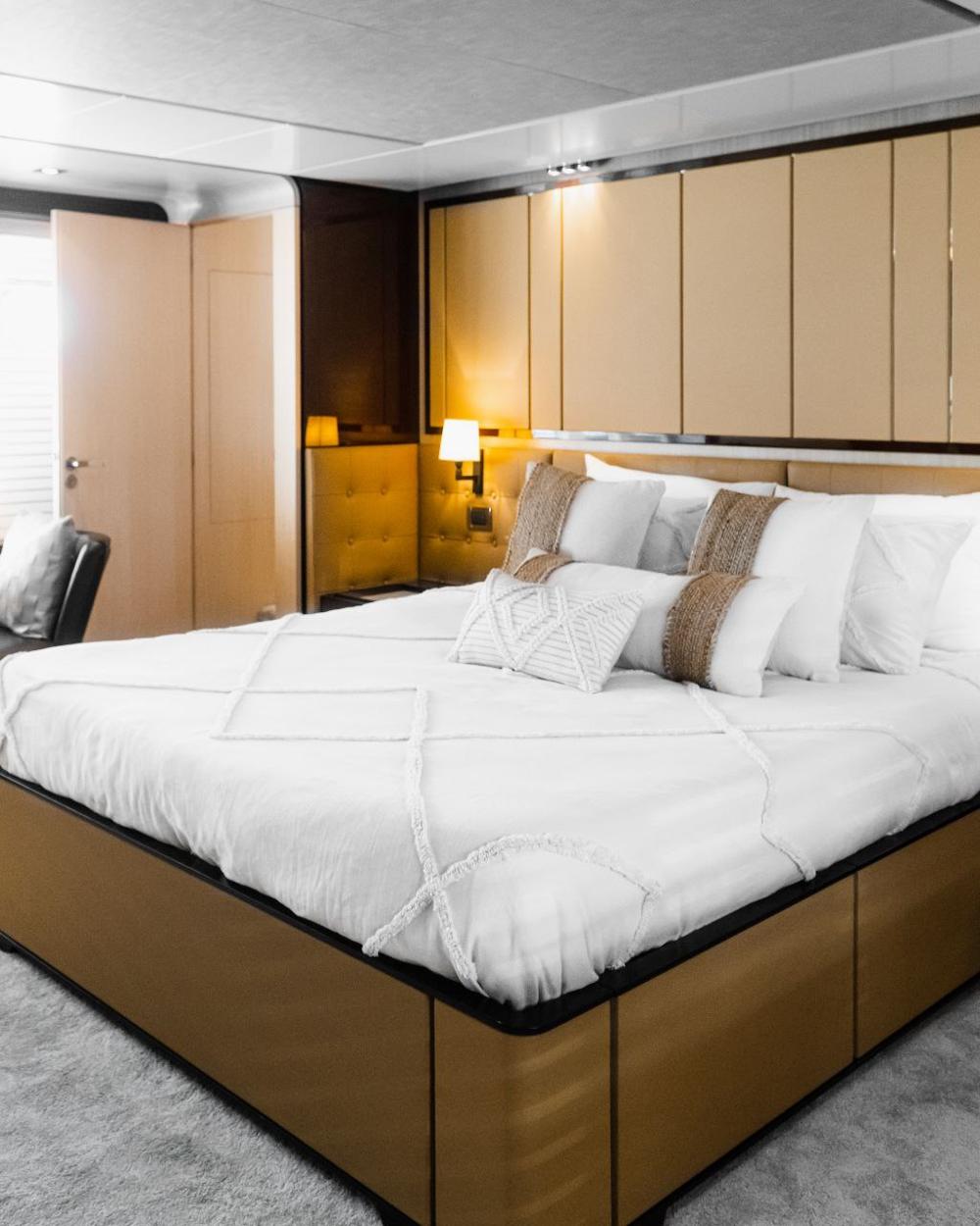 Voyager Elite Bliss 90 Yacht — photo 16