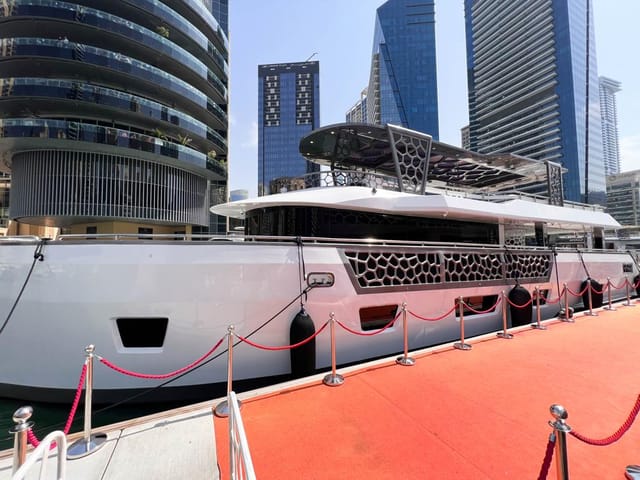 Anthem 95 in Dubai Marina - Marina Mall