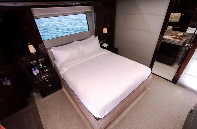 Eclipse Sovereign Moonlight 130 Yacht — photo 15