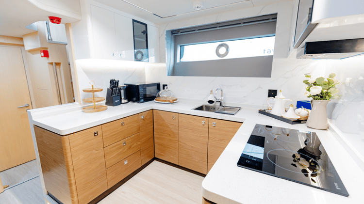 Explorer Goldeon Ariadna 70 Yacht — photo 9