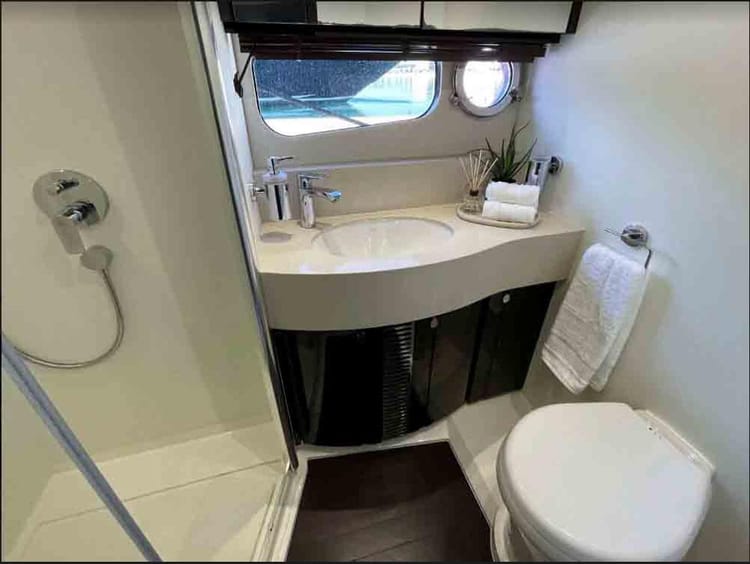 Celestial Majesty Breeze 65 Yacht — photo 12