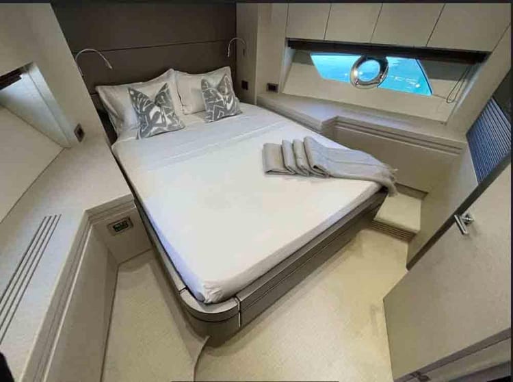 Celestial Majesty Breeze 65 Yacht — photo 10