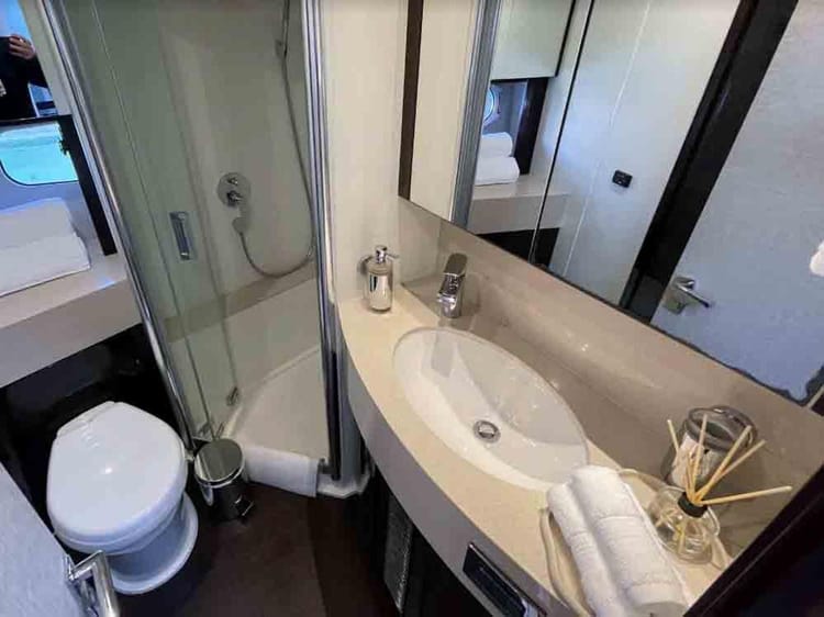 Celestial Majesty Breeze 65 Yacht — photo 13