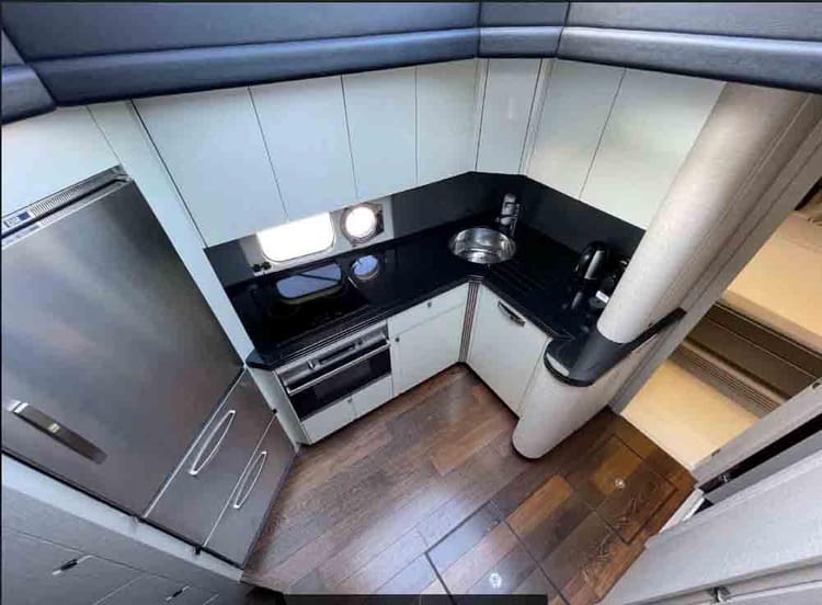 Celestial Majesty Breeze 65 Yacht — photo 9