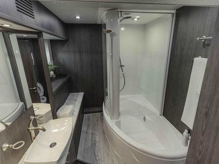 Celestial Majesty Dancer 90 Yacht — photo 24