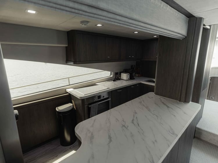 Celestial Majesty Dancer 90 Yacht — photo 12