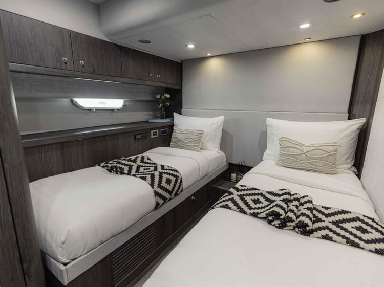 Celestial Majesty Dancer 90 Yacht — photo 19