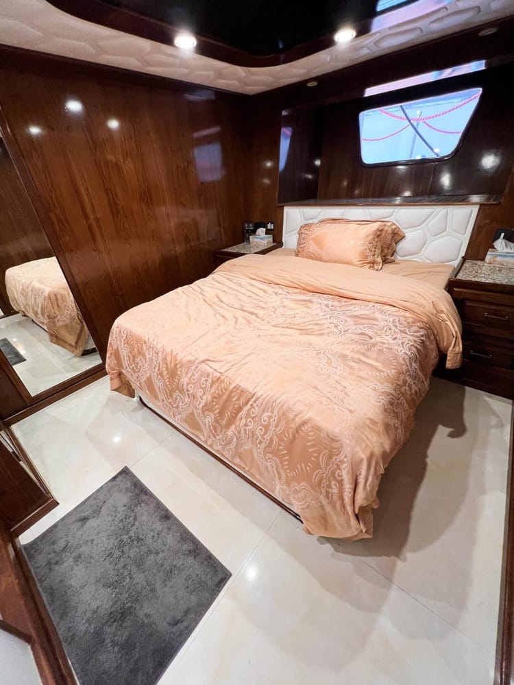 Explorer Goldeon Anthem 95 Yacht — photo 19