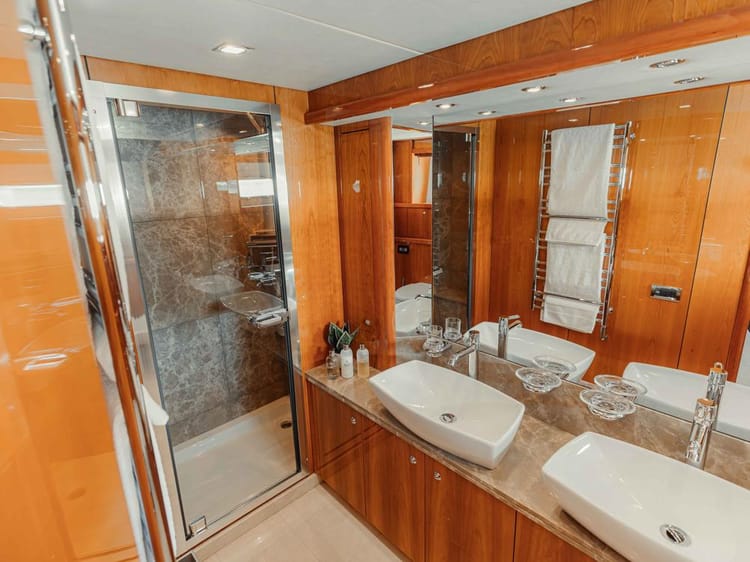 Celestial Majesty Majesty 100 Yacht — photo 17