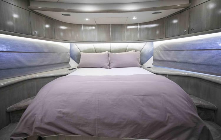 Celestial Majesty Triumph 95 Yacht — photo 13