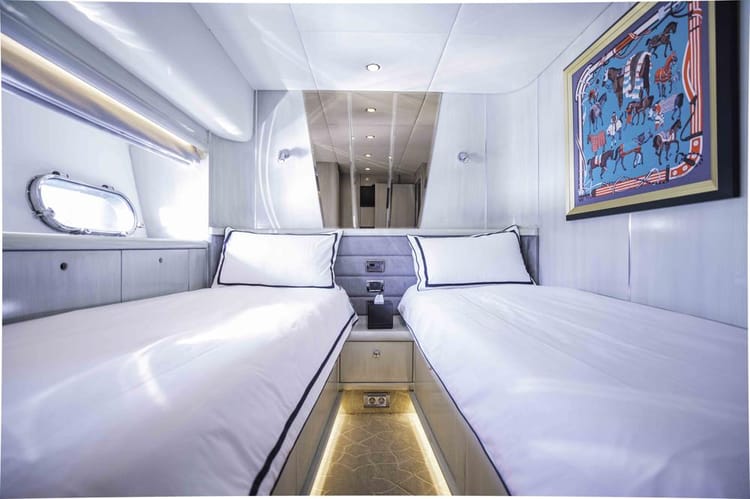 Celestial Majesty Triumph 95 Yacht — photo 14