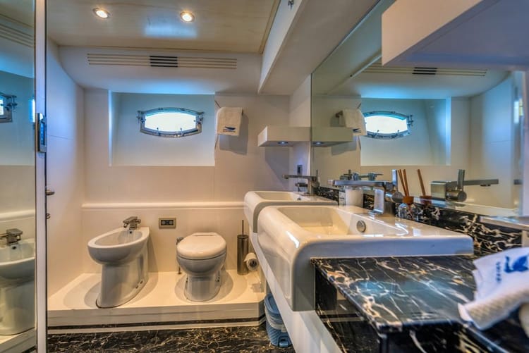 Voyager Elite Siren 80 Yacht — photo 16