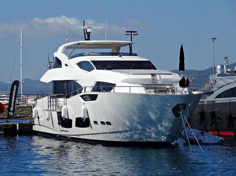 Eclipse Sovereign Moonlight 130 Yacht — photo 4