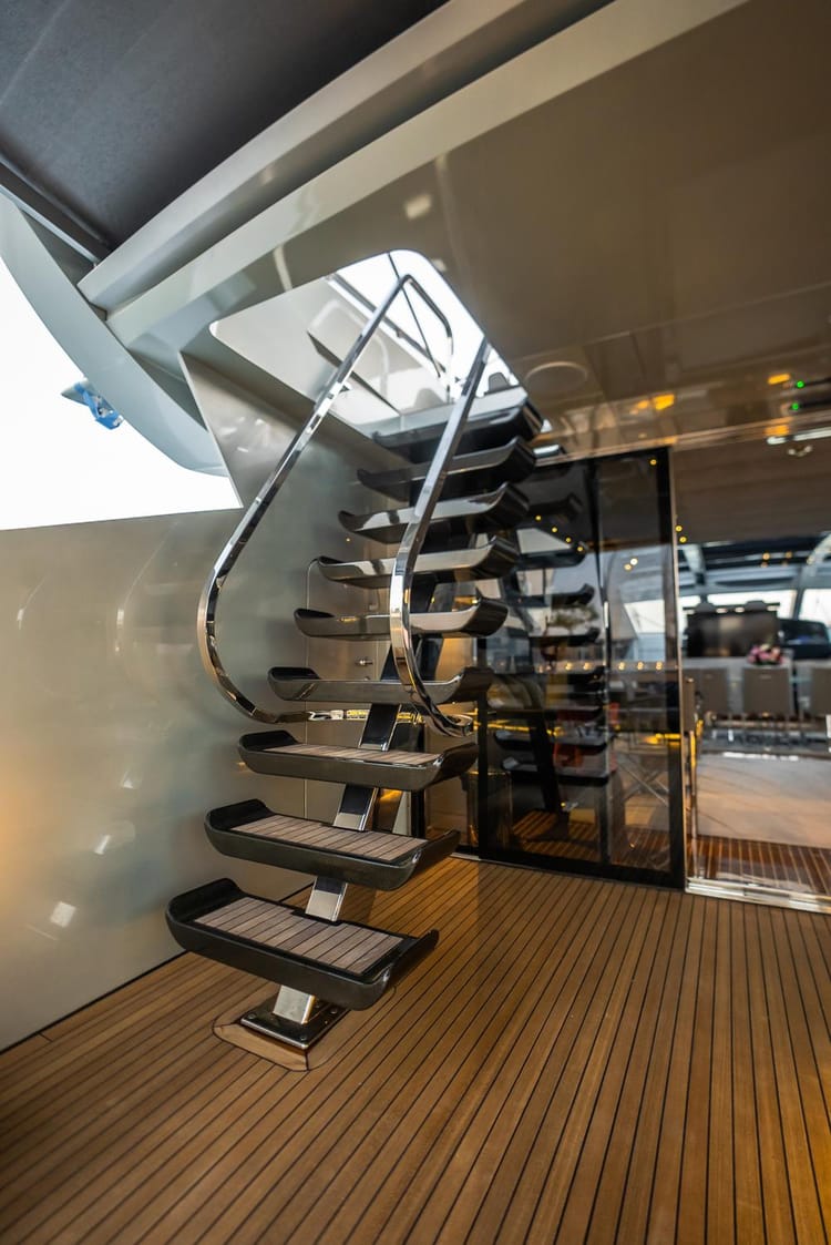 Celestial Majesty Mirage 125 Yacht — photo 18