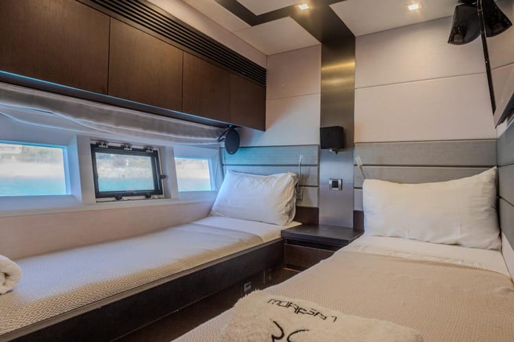 Celestial Majesty Maverick 77 Yacht — photo 15