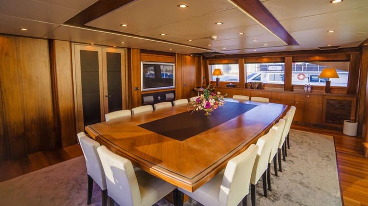 Celestial Majesty Horizon 140 Yacht — photo 9
