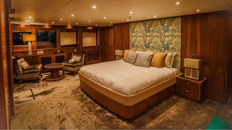 Celestial Majesty Horizon 140 Yacht — photo 13