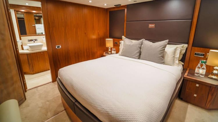 Celestial Majesty Horizon 140 Yacht — photo 14