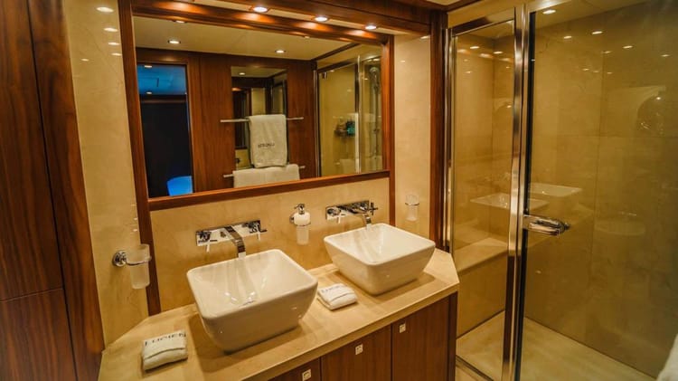 Celestial Majesty Horizon 140 Yacht — photo 16