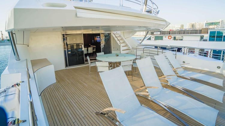 Celestial Majesty Horizon 140 Yacht — photo 7