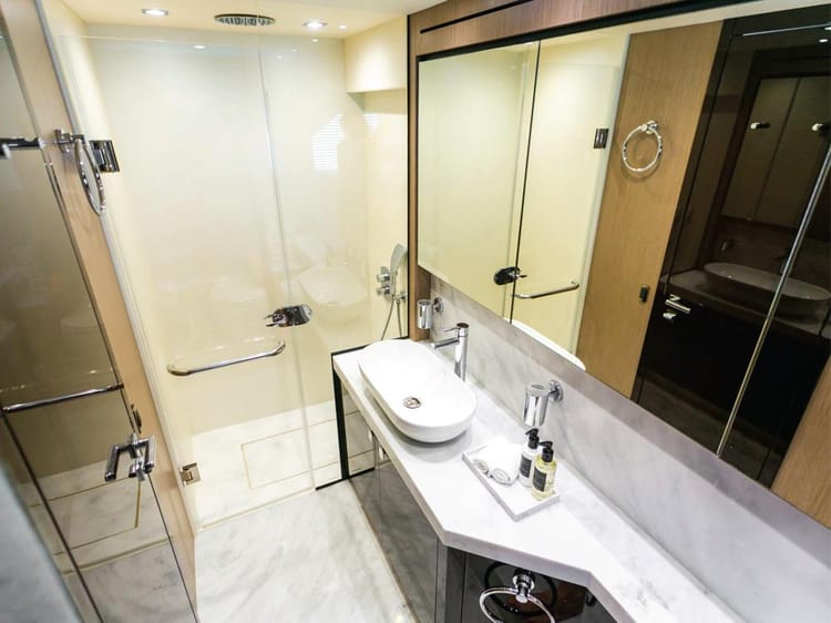 Celestial Majesty Pearl 70 Yacht — photo 13