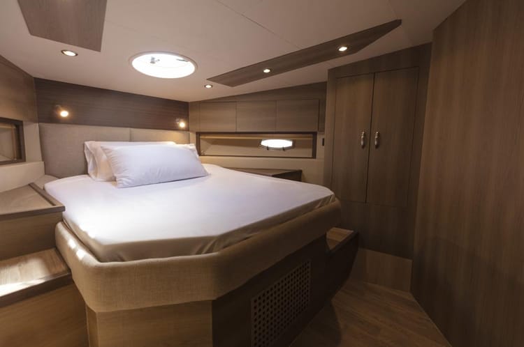 Explorer Goldeon Toro 51 Yacht — photo 10
