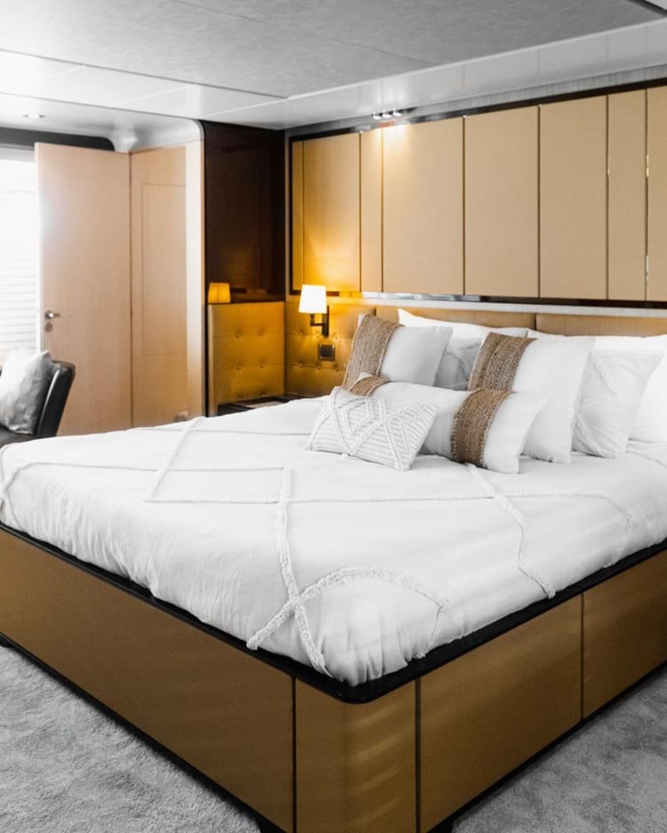 Voyager Elite Bliss 90 Yacht — photo 16