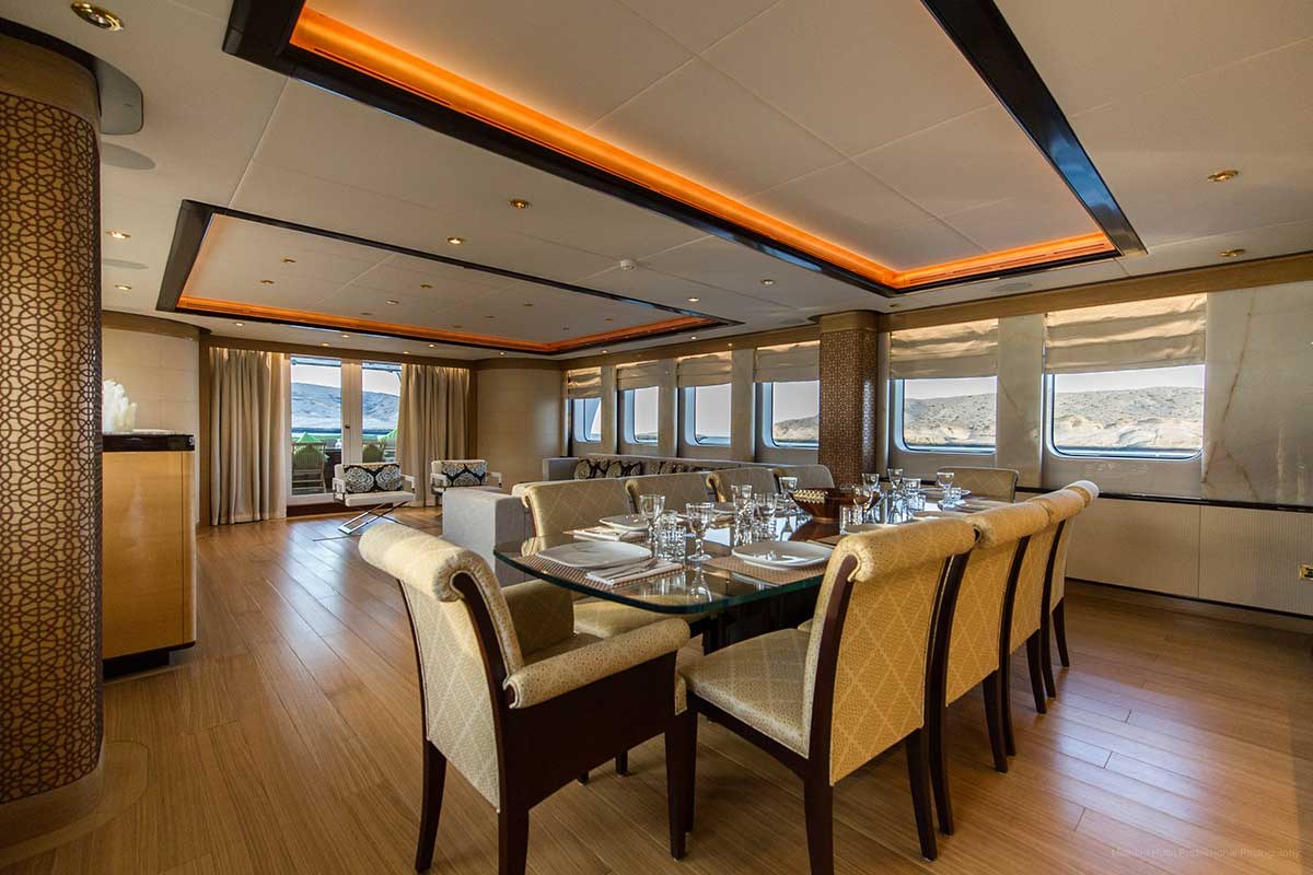 Dining table on board AMARA
