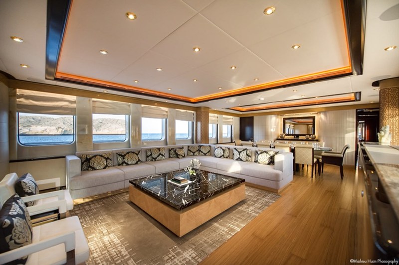 Main salon on board AMARA