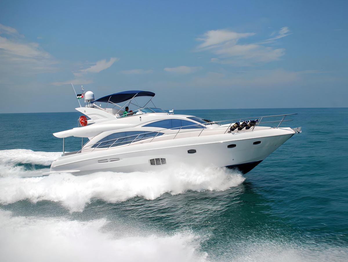 Yacht in Dubai Marina - East
