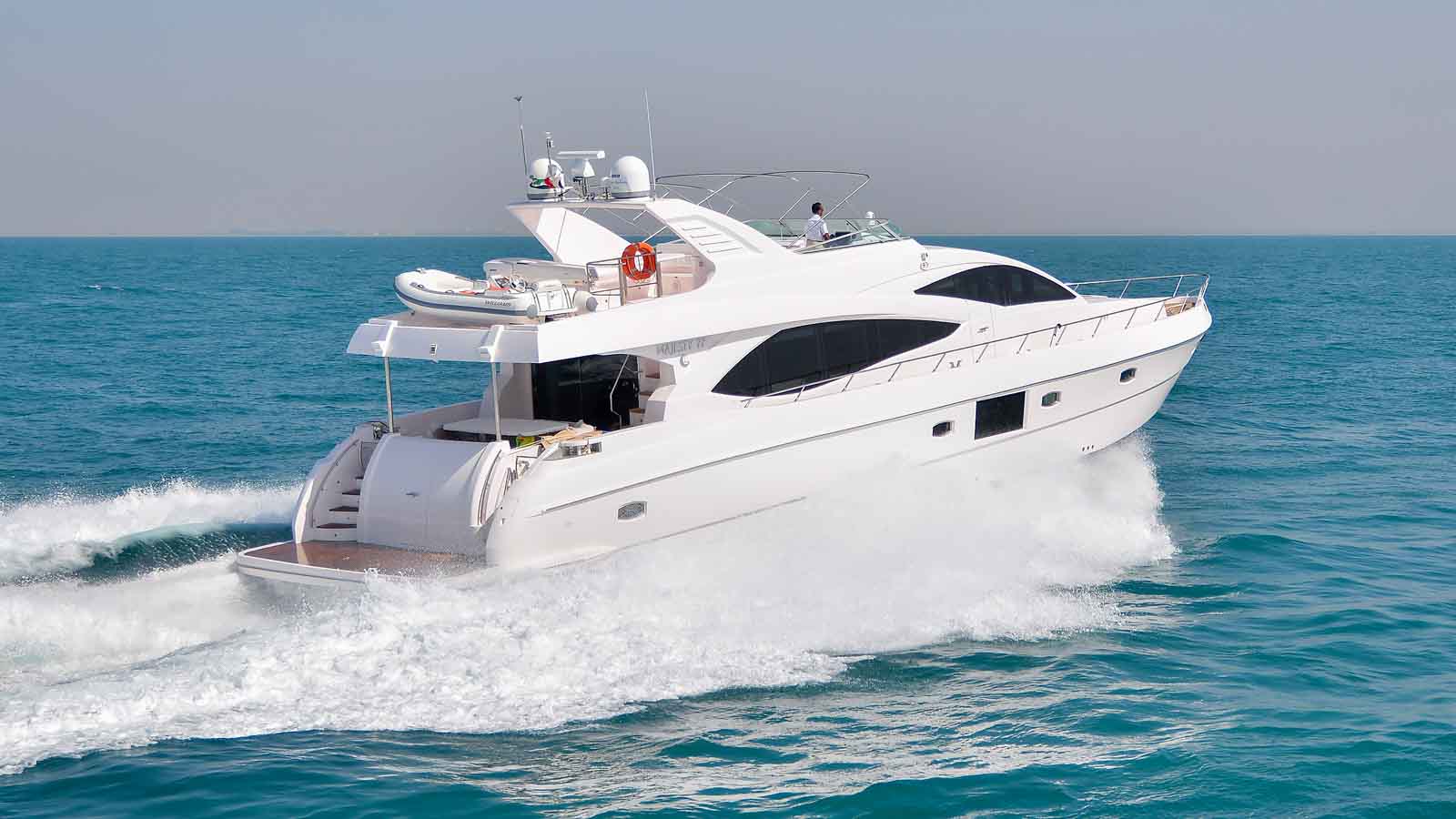 Explorer Goldeon Siren 77 ft. yacht with best price in Dubai