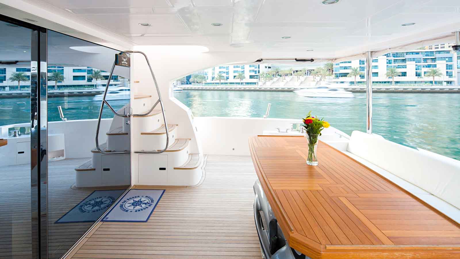Explorer Goldeon Siren 77 ft. yacht booking Dubai