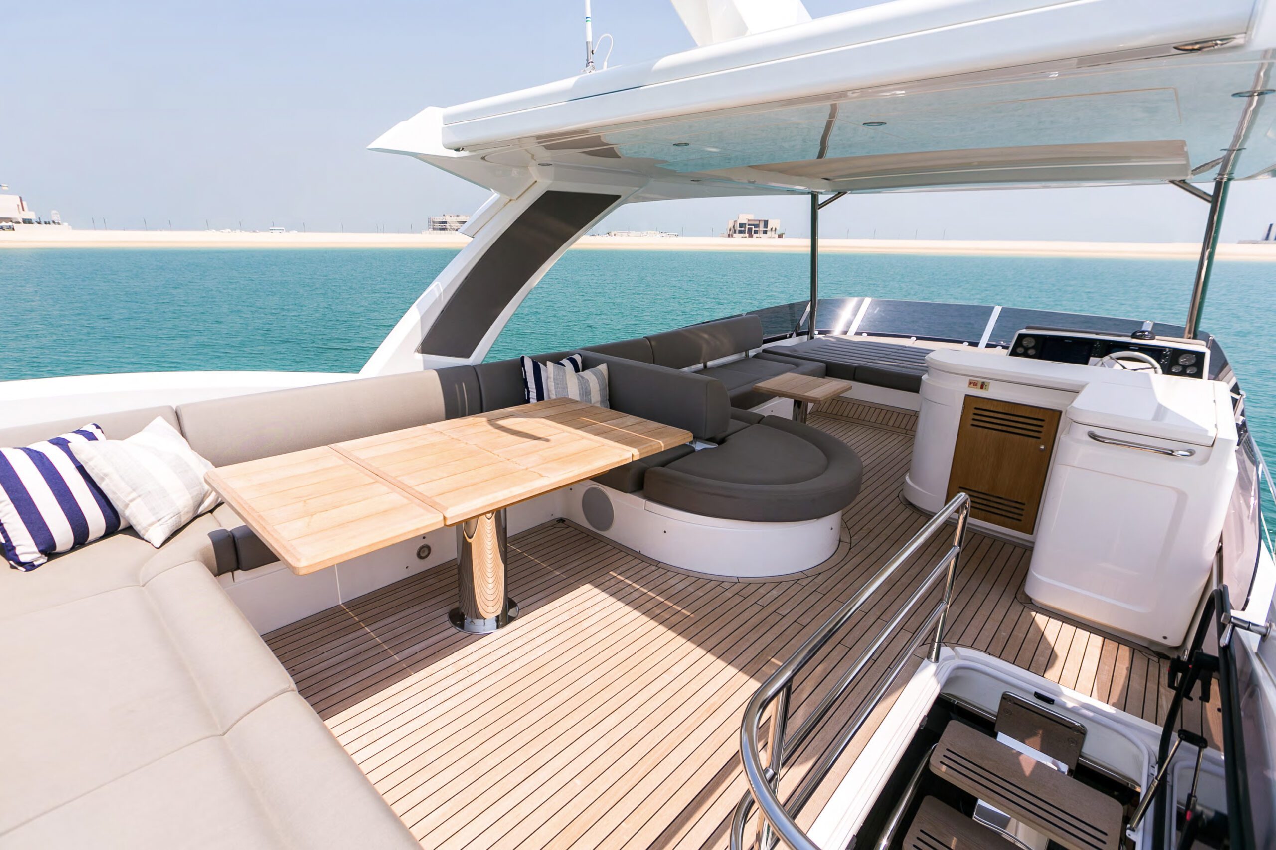 Sunseeker 70 ft. yacht hire Dubai
