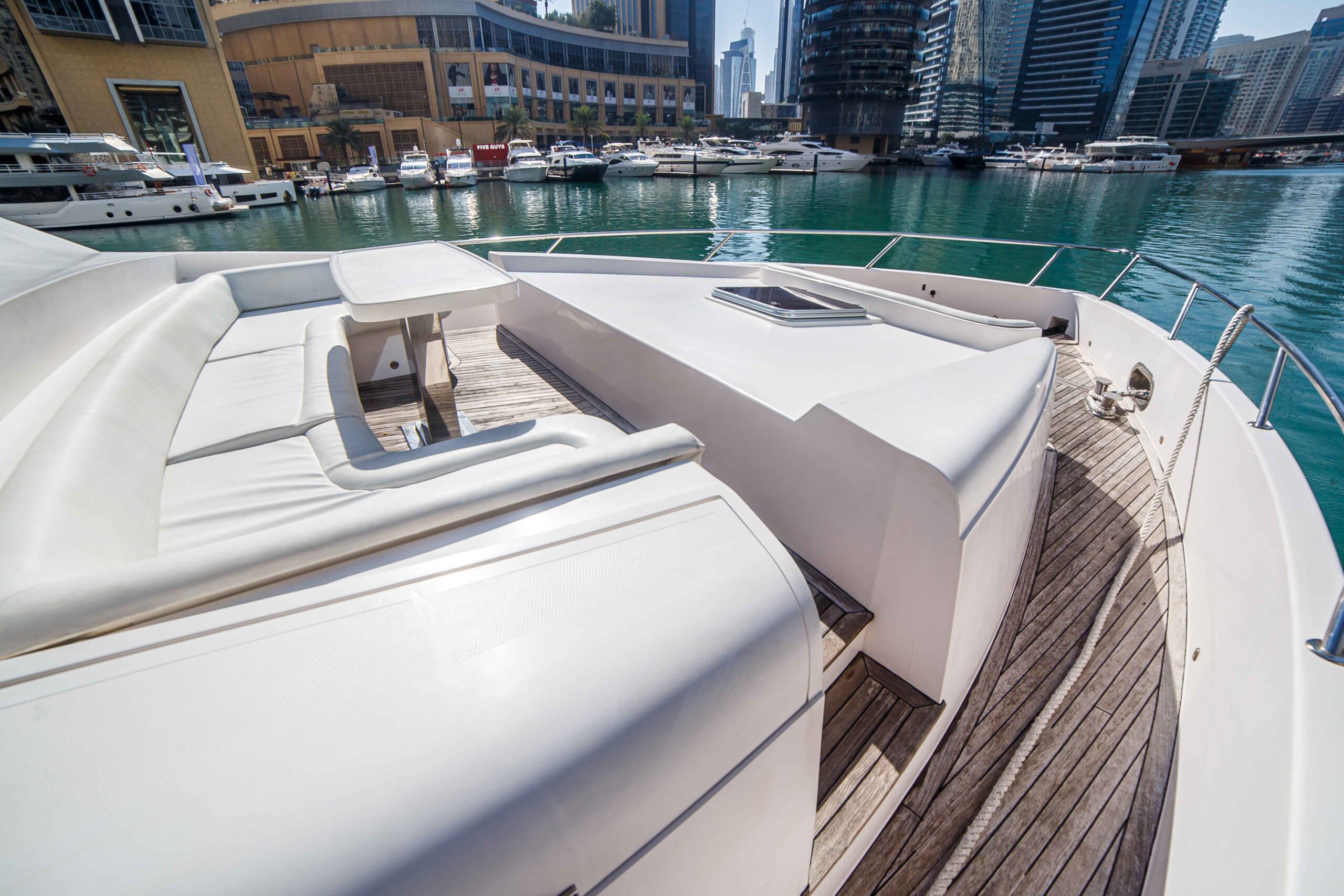 Voyager Elite Maestro 88ft Yacht yacht charter Dubai