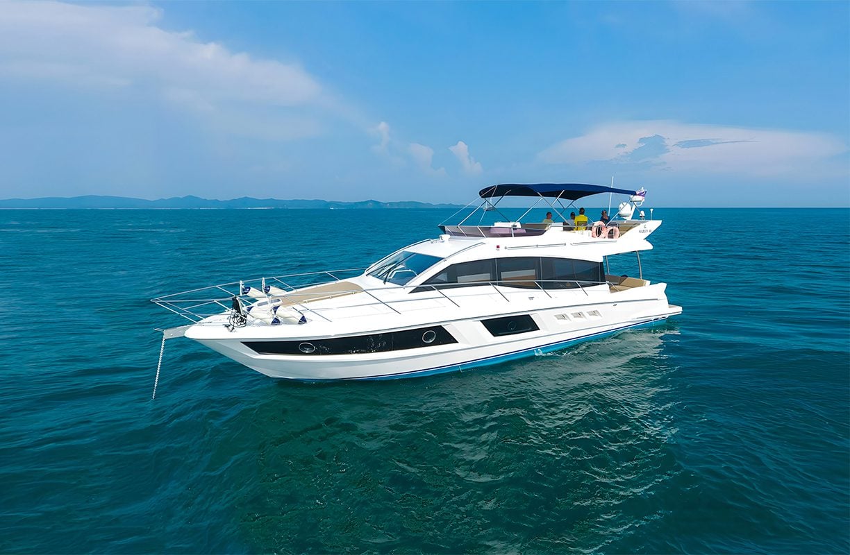 Majesty 48 ft. yacht rental Dubai