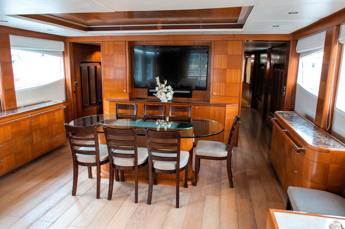 Majesty 101 ft. private yacht Dubai