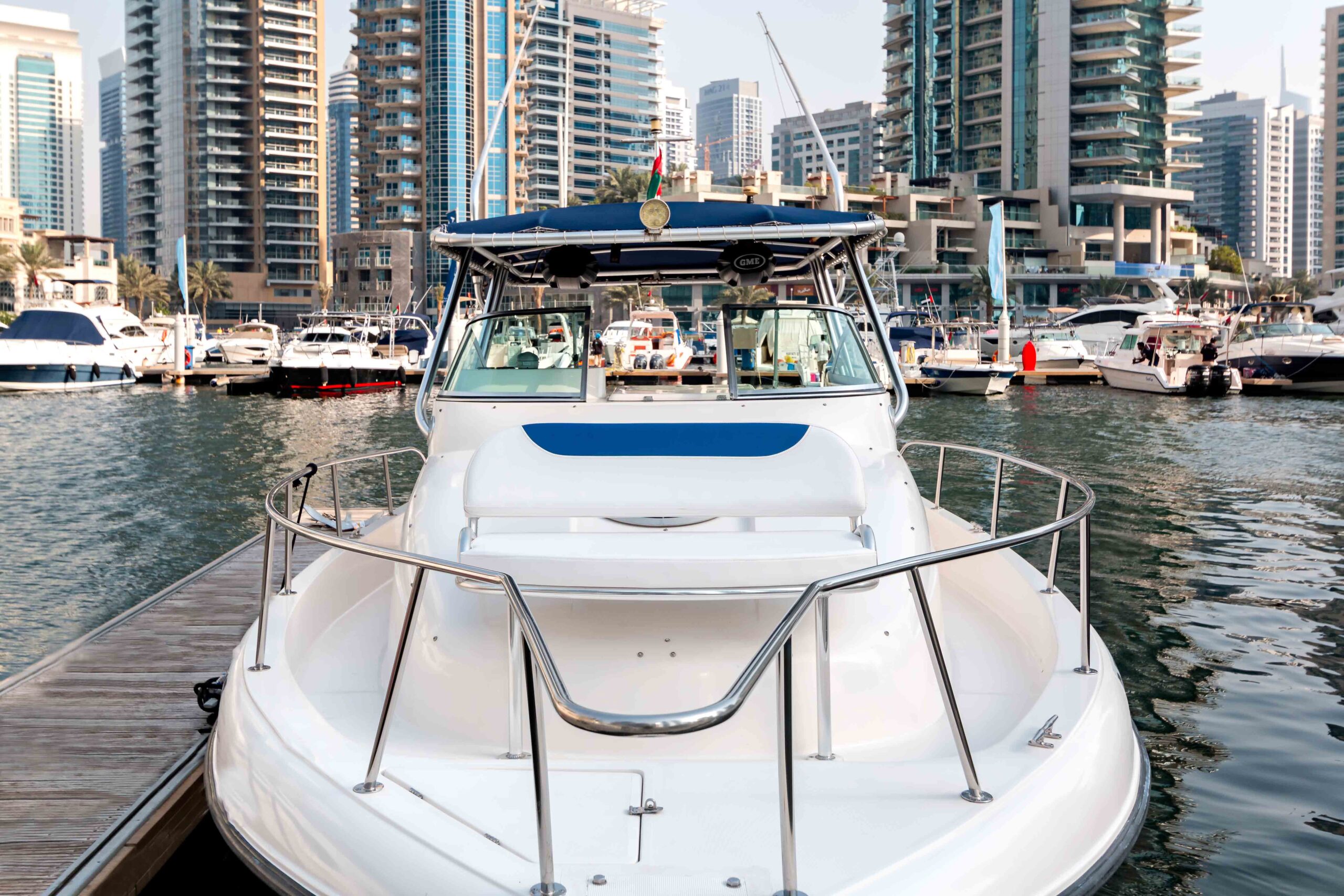 Explorer Goldeon Quest 31 ft. yacht charter Dubai