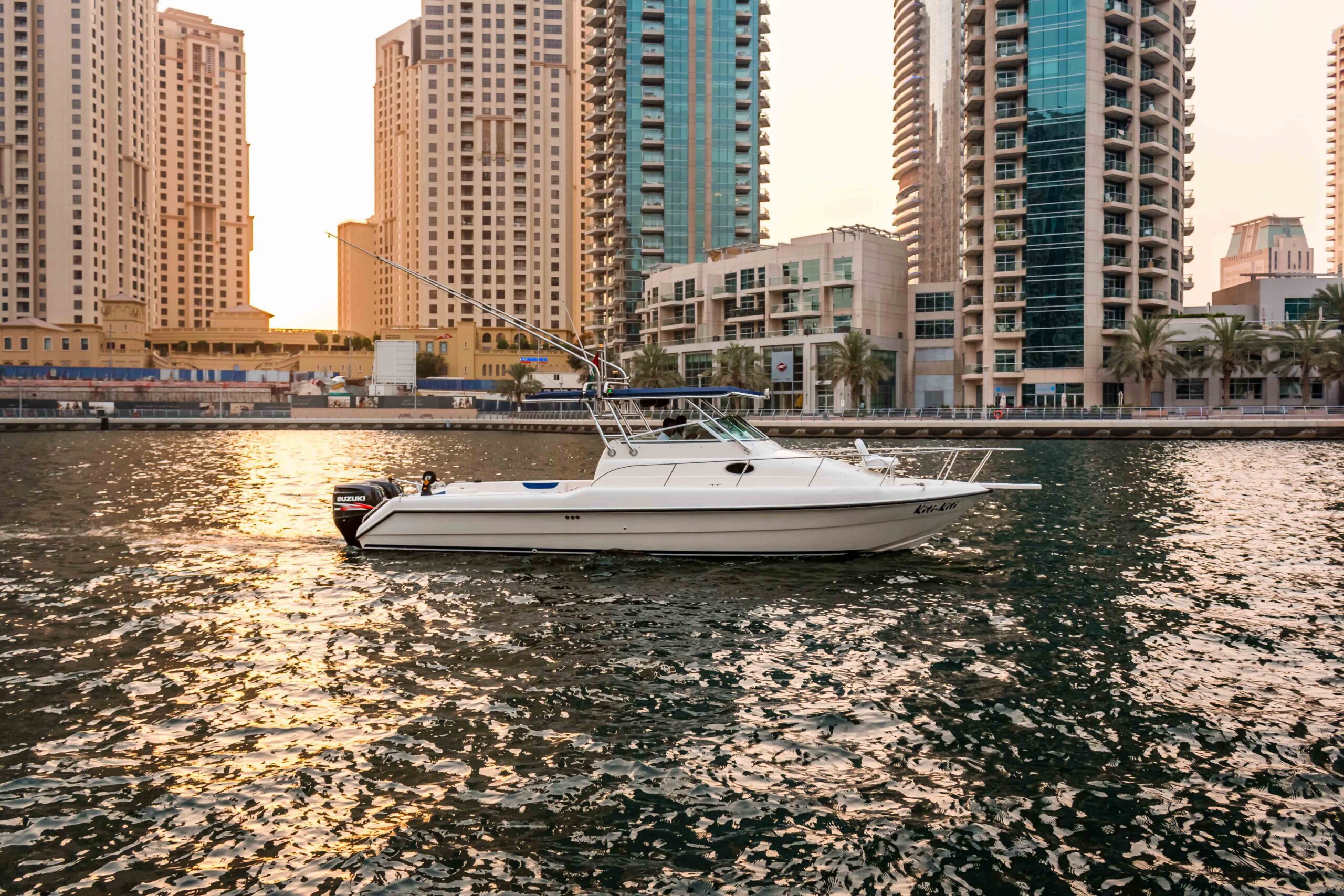 Explorer Goldeon Quest 31 ft. yacht rental Dubai
