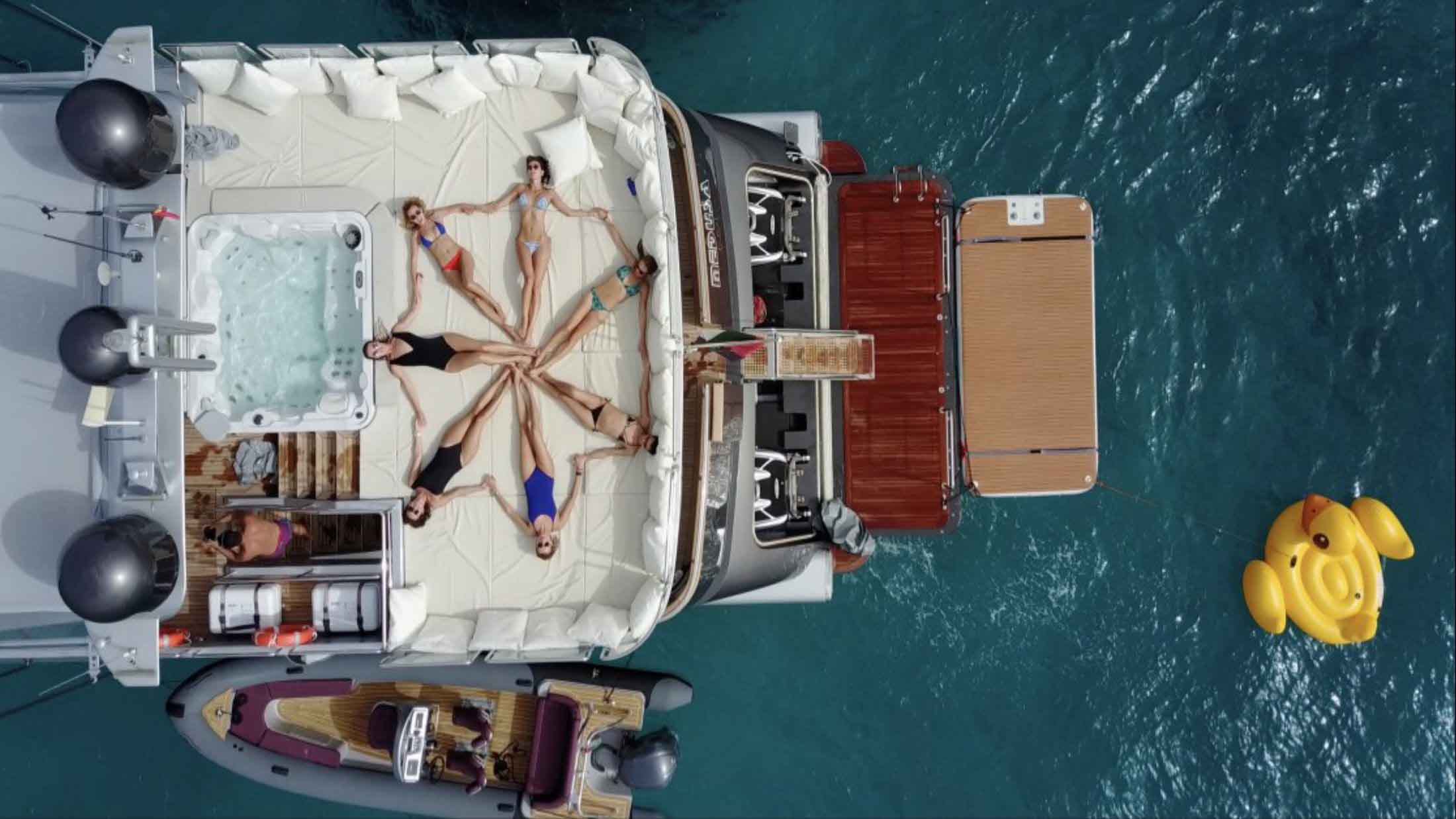Небесное Величество Одиссея 100-футовая яхта прогулка на яхте в Дубае